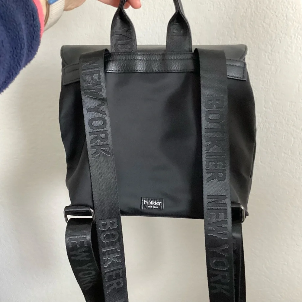 \Botkier\ Essentials Backpack - Picture 12 of 16
